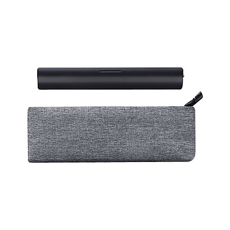 Ein schwarzes zylindrisches Objekt über einem grauen Etui mit Reißverschluss.