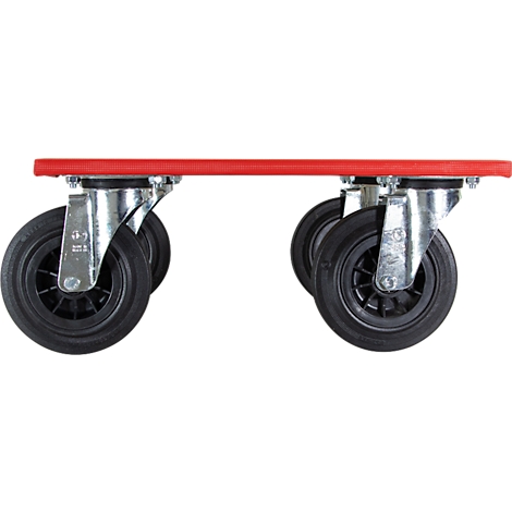 Close-up van een rode dolly met vier zwarte wielen en zilveren metalen onderdelen. De wielen zijn stevig aan de rode plank bevestigd.