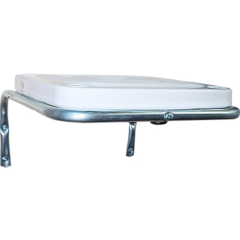 Halterung für ein weißes Rechteck. Metallhalterung mit Schrauben befestigt.