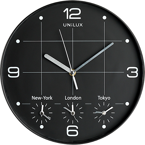 Schwarze Wanduhr mit silbernen Zeigern und drei kleinen Zifferblättern für verschiedene Zeitzonen. Die Uhr zeigt New York, London und Tokio an.