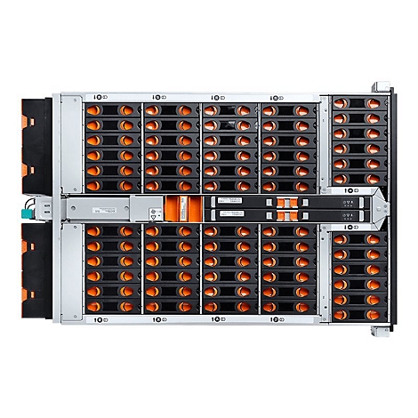 Großer Server mit vielen Festplatten, orangefarbenen Akzenten und schwarzen Blenden.