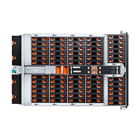 Ein Server-Rack mit vielen Festplatten. Das Rack ist silberfarben mit schwarzen und orangefarbenen Komponenten.