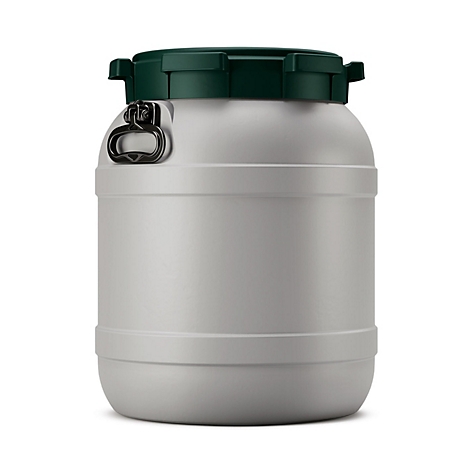 Grauer, runder Fassbehälter mit dunkelgrünem Deckel und Griff. Auf weißem Hintergrund.