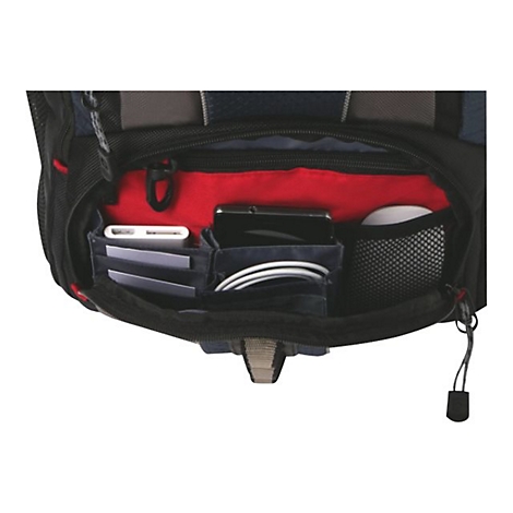 Innenansicht eines schwarzen Rucksacks: Roter Hintergrund, Fächer für Karten, Handy, Maus, Kabel.