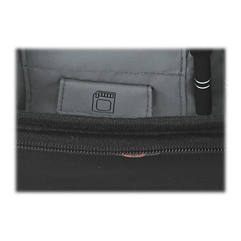 Nahaufnahme eines Tascheninnenraums mit einem Etikett, das ein Speicherkarten-Symbol zeigt.