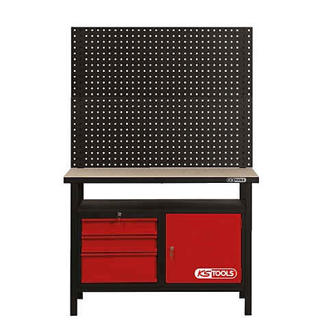 Werkbank mit schwarzer Lochwand, roten Schubladen und Schrank. Logo: KS Tools.