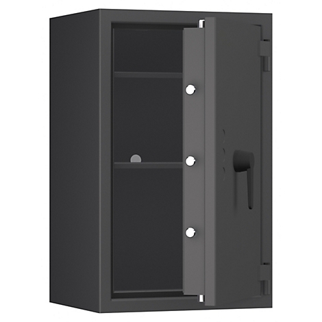 Ein grauer Tresor, Tür leicht geöffnet, dahinter zwei Einlegeböden. Das Innere ist dunkel.