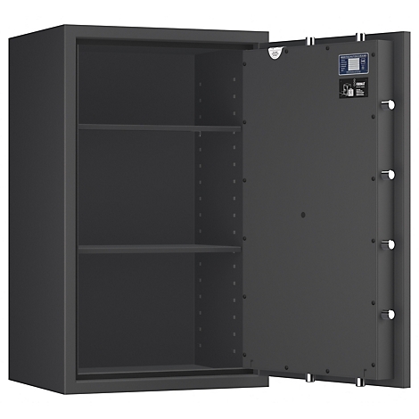 Grauer Tresor mit geöffneter Tür, Innenraum mit Regalen. Auf der Tür sind Bedienfelder sichtbar.