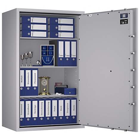 Grauer Tresor, geöffnet. In den Regalen befinden sich blaue Ordner, Schmuck, Gläser und eine Uhr.