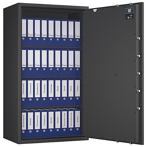 Ein geöffneter, dunkler Tresorraum mit blauen Ordnern. Auf den Ordnern stehen Begriffe wie 'Finanzamt', 'Grundbuch', 'Versicherung'.