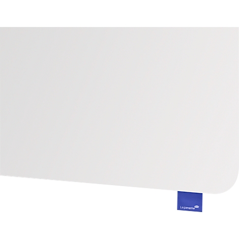 Ein weisses, abgerundetes Schild mit einem blauen Rechteck und Schriftzug.