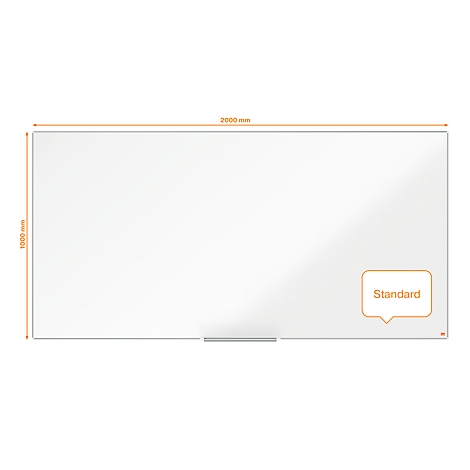 Tableau blanc avec dimensions. Un porte-stylo en bas, une étiquette "Standard" à droite.