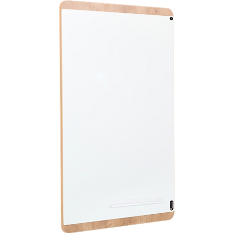 Weißes Whiteboard mit Holzrahmen und einer Halterung für Stifte.