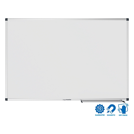 Wit whiteboard met zilveren frame. Onderaan een pennenbakje en drie pictogrammen: Garantie, Magnetisch en Droog uitwisbaar.