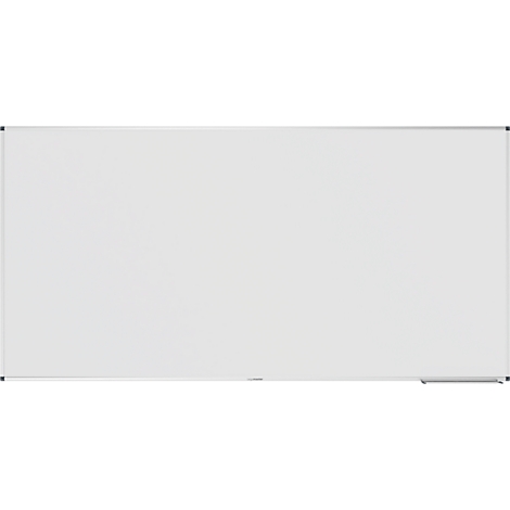 Een groot, rechthoekig wit bord met een zwart kader. In de rechter benedenhoek bevindt zich een pennenbakje.