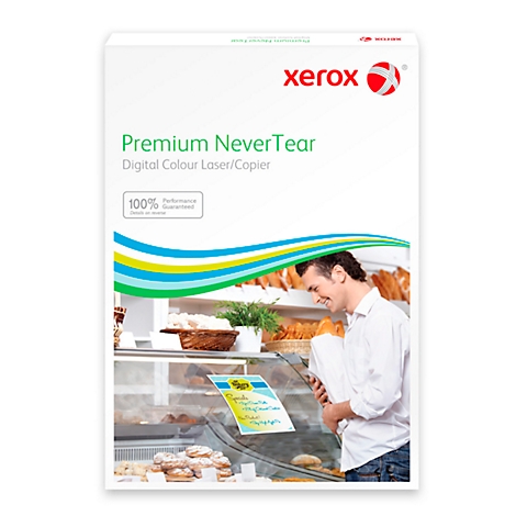 Mann kauft Brot. Xerox-Papierpackung, Aufschrift: Premium NeverTear. Digital Colour Laser/Copier. 100% Performance Guaranteed.