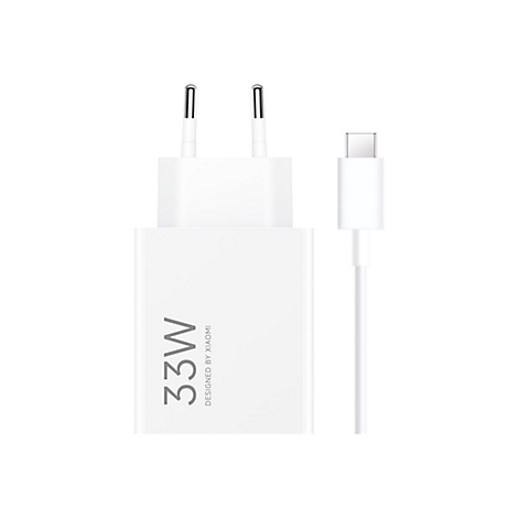 Weißes Xiaomi 33W Netzteil mit passendem USB-C-Kabel vor weißem Hintergrund.