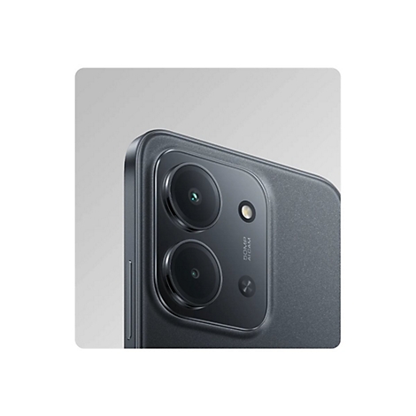 Nahaufnahme der Rückseite eines schwarzen Smartphones mit zwei Objektiven und einem Blitzlicht. Der Schriftzug "50MP AI CAM" ist zu sehen.