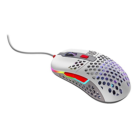 Weiße Gaming-Maus mit RGB-Beleuchtung. Sie hat ein Lochmuster-Design und ein geflochtenes Kabel.