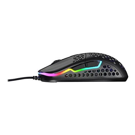 Schwarze Gaming-Maus mit RGB-Beleuchtung. Seitlich und auf der Oberseite sind Löcher angebracht, um das Gewicht zu reduzieren. Ein Kabel ist angeschlossen.