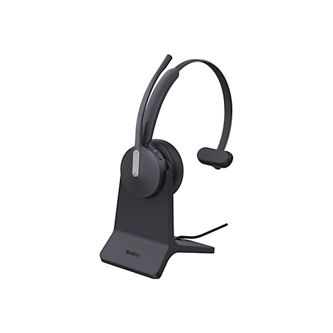 Schwarzes Yealink Headset auf einer Ladestation vor weißem Hintergrund.