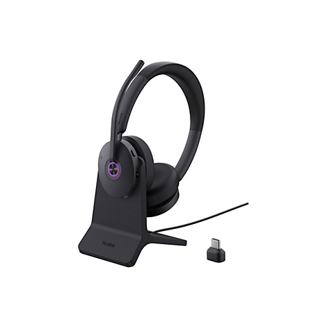 Schwarzes Yealink Headset auf einer Ladestation mit separatem USB-Empfänger auf weißem Hintergrund.