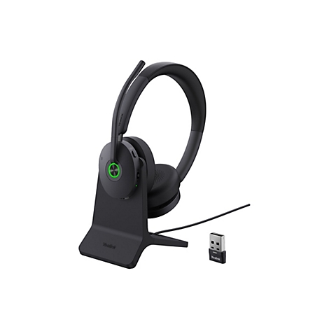 Schwarzes schnurloses Headset auf einer Ladestation, ein USB-Dongle und ein Kabel auf weißem Hintergrund. Die Marke Yealink ist auf dem Headset, der Ladestation und dem Dongle aufgedruckt.