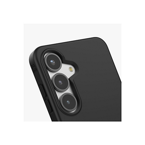 Nahaufnahme einer schwarzen Handyhülle mit drei Kameralinsen. Auf der Seite sind Knöpfe und das Markenlogo „ZAGG“ zu sehen.