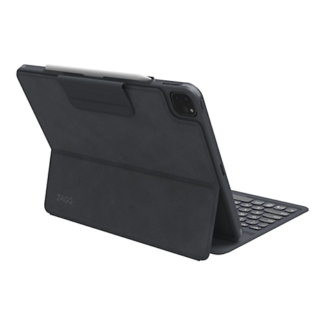 Dunkelgraues iPad mit Tastaturhülle, Stifthalterung. ZAGG-Logo, weißer Stift. Im Winkel auf hellem Hintergrund.