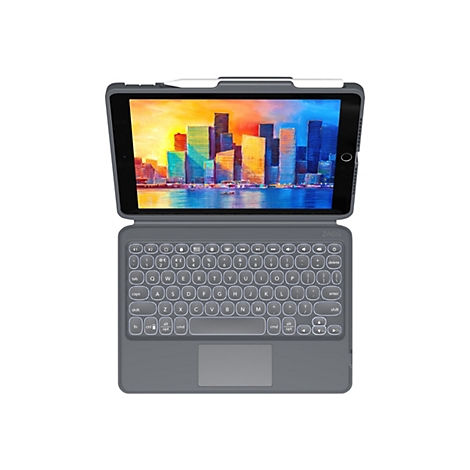 Clavier gris avec une tablette ouverte. Une image colorée d'un paysage urbain est visible sur l'écran, où un stylo blanc est placé. Le fond est blanc.