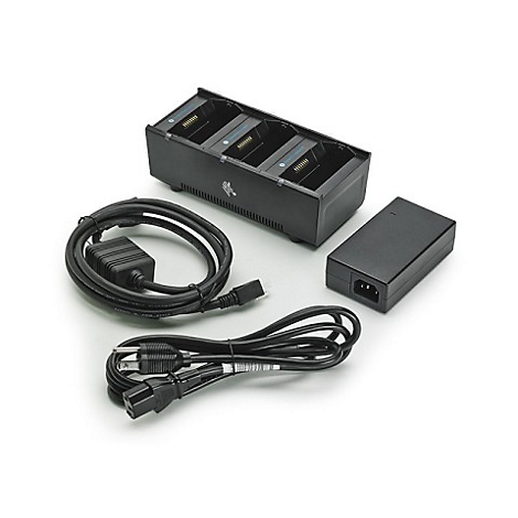 Schwarzes Ladegerät-Set für vier Geräte, Netzkabel, Netzteil auf weißem Hintergrund.