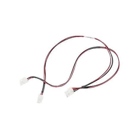 Câble avec trois connecteurs blancs et des fils rouges et noirs. Isolé sur fond blanc.