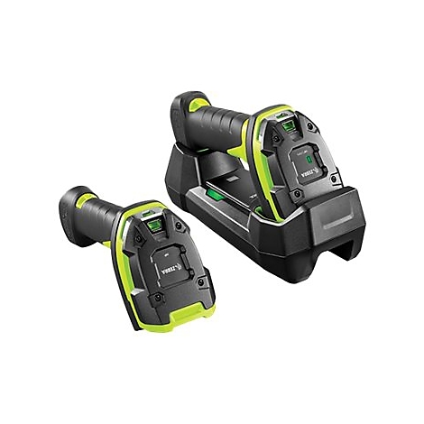 Deux lecteurs de codes-barres noirs avec des accents verts; l'un est dans une station de recharge.