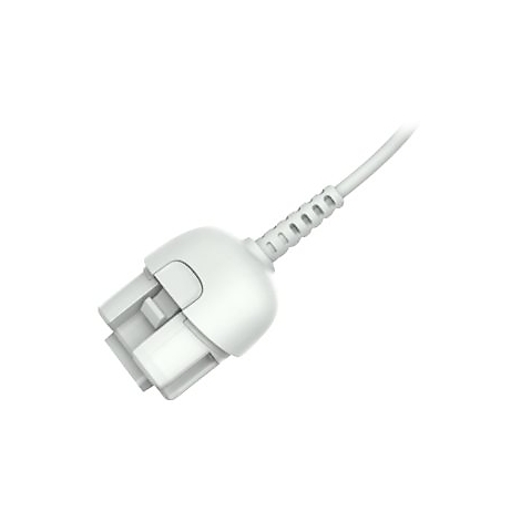 Nahaufnahme eines weißen Steckers mit weißem Kabel, isoliert auf weißem Hintergrund.