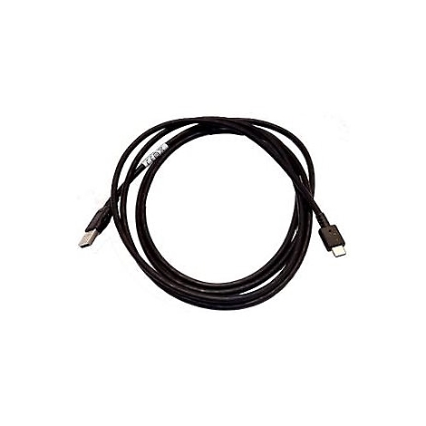 Ein schwarzes USB-Kabel, das auf weißem Hintergrund gewunden liegt. An einem Ende befindet sich ein USB-A-Stecker, am anderen ein USB-C-Stecker.