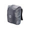 Grauer Rucksack mit Regenschutz. Quadratisches Logo. Schwarzer TrÃ¤ger.
