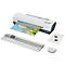 Laminateur blanc et gris avec accessoires. Modèle laminé, coupe-papier, feuilles et autres accessoires.