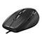 Souris d'ordinateur noire avec boutons latéraux et molette de défilement. Un câble est connecté. Le fond est blanc.