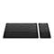 Schwarze 3Dconnexion Tastatur und separater Nummernblock vor weißem Hintergrund.