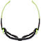 Sportbrille mit grünen Bügeln, schwarzem Rahmen und weißem Innenfutter. Draufsicht.