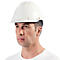 Een man met een witte helm, die opzij kijkt.