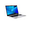 Ein silberner Laptop mit geöffnetem Bildschirm, der einen blauen, abstrakten Hintergrund zeigt. Das Acer-Logo ist auf der Unterseite des Bildschirms sichtbar.
