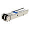 Ein silbernes AddOn SFP-Transceiver-Modul mit blauem Etikett und technischer Beschriftung auf weißem Grund.