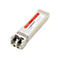 Ein silberner Proline SFP+ Transceiver mit rotem Aufkleber und technischer Beschriftung auf weißem Grund.