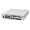 Ein grauer Alcatel-Lucent Netzwerk-Switch mit zahlreichen Anschlüssen vor weißem Hintergrund.