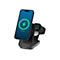 Schwarze 3-in-1 Ladestation von Alogic mit einem Smartphone, einer Smartwatch und Kopfhörern beim Laden.