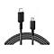 Ein schwarzes, geflochtenes USB-C-Kabel von Anker mit metallischen Steckern vor weißem Hintergrund.