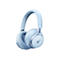 Hellblaue kabellose Over-Ear-Kopfhörer mit Soundcore-Logo vor weißem Hintergrund.