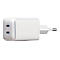 Weißes USB-C-Ladegerät mit zwei Anschlüssen und EU-Stecker auf neutralem Hintergrund.