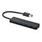 Schwarzer Anker USB-Hub mit vier Anschlüssen und kurzem Kabel vor weißem Hintergrund.